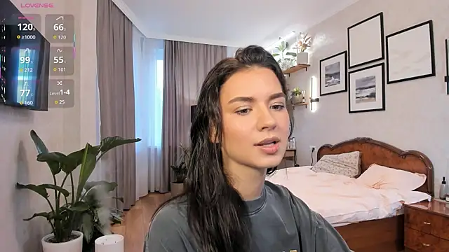 NicoleLuv online show from October 2025 01:11:01 PM