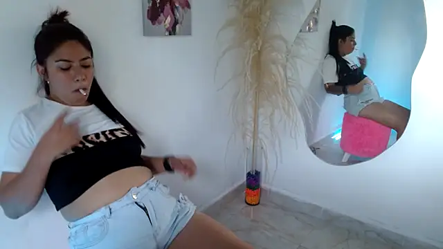 Mary Pompis online show from December 2024 09:13:02 PM