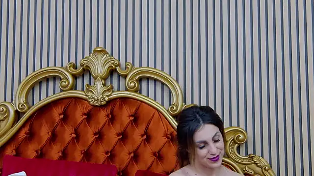 Snapshot of EmaSkyes chatting on February 2025 01:33:02 PM EmaSkyes online show from February 2025 01:33:02 PM