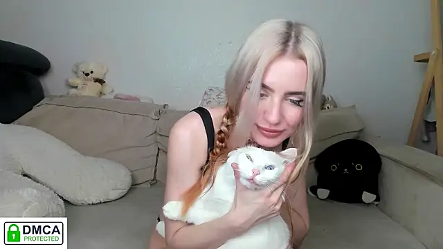 Snapshot of daeneryy chatting on November 2025 10:32:02 PM daeneryy online show from November 2025 10:32:02 PM