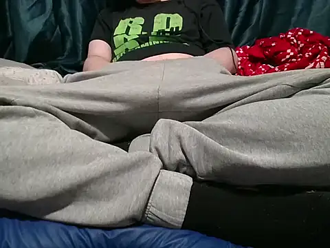 Snapshot of krissraw chatting on October 2025 03:40:01 AM krissraw online show from October 2025 03:40:01 AM