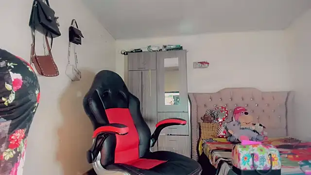 Oriana braom online show from October 2025 07:14:01 PM