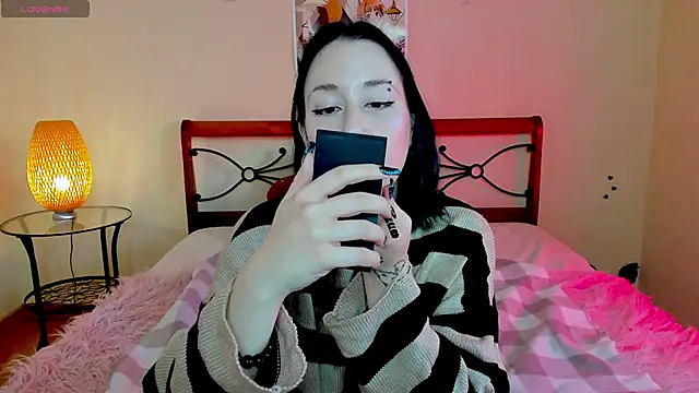 Snapshot of adell_berry chatting on September 2025 02:12:01 AM adell berry online show from September 2025 02:12:01 AM