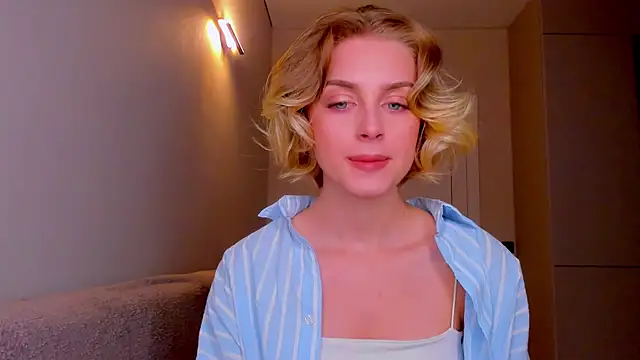 Snapshot of pretty_girlnextdoor chatting on March 2025 05:06:02 PM pretty girlnextdoor online show from March 2025 05:06:02 PM