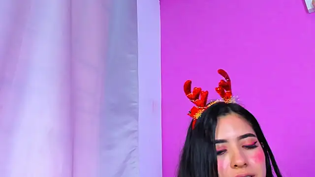 adara johnson   online show from December 2024 02:42:01 PM