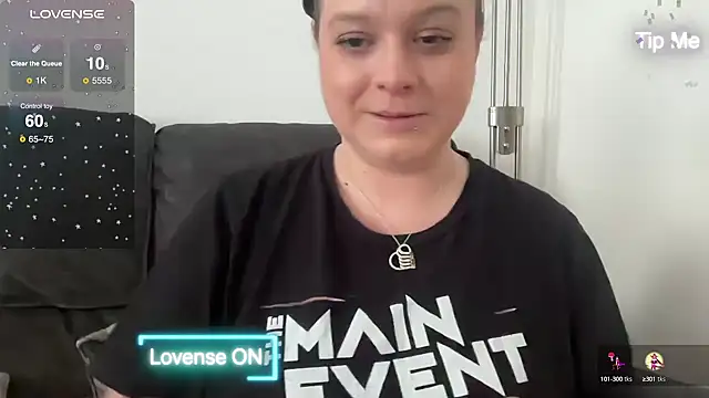 Snapshot of NaughtyWifeUK chatting on February 2025 09:58:01 AM NaughtyWifeUK online show from February 2025 09:58:01 AM