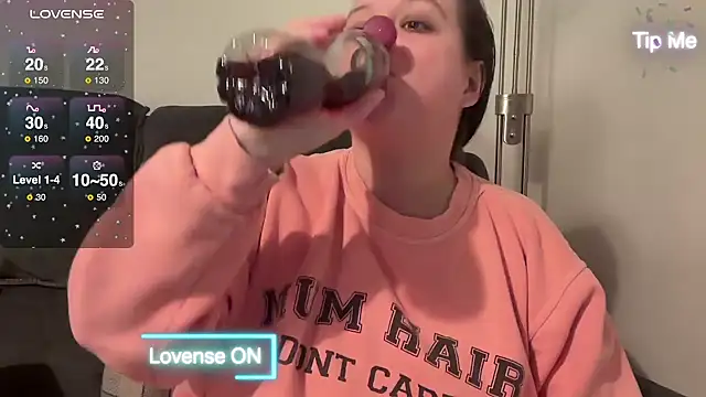 Snapshot of NaughtyWifeUK chatting on February 2025 09:37:02 PM NaughtyWifeUK online show from February 2025 09:37:02 PM