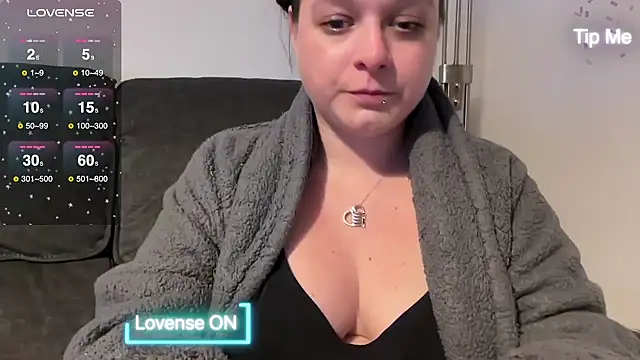 Snapshot of NaughtyWifeUK chatting on February 2025 11:16:01 PM NaughtyWifeUK online show from February 2025 11:16:01 PM