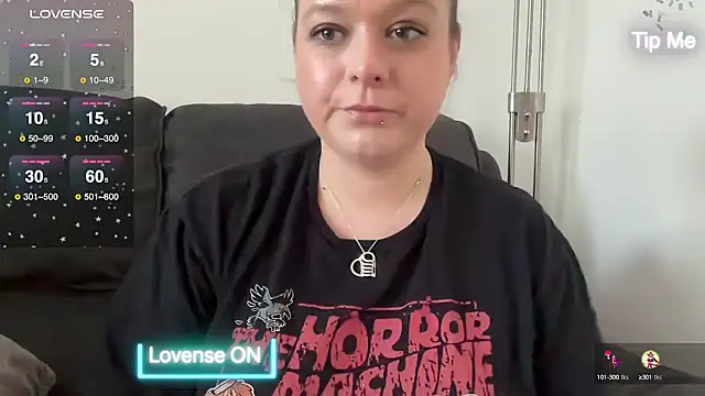 Snapshot of NaughtyWifeUK chatting on February 2025 02:43:02 PM NaughtyWifeUK online show from February 2025 02:43:02 PM