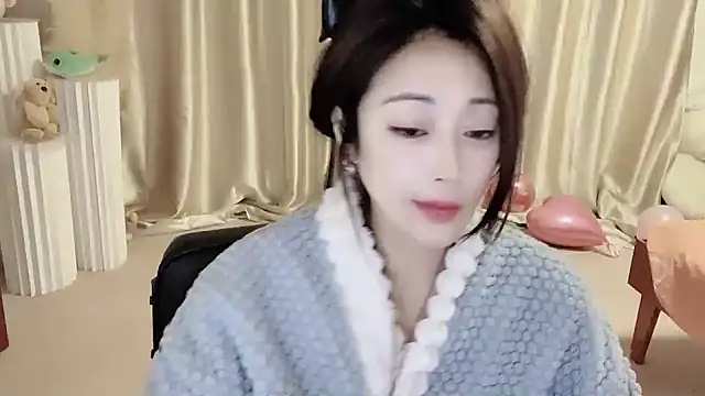 Daisy-77 online show from January 2025 06:20:01 PM