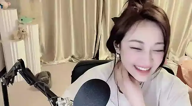 Daisy-77 online show from January 2025 11:49:02 PM