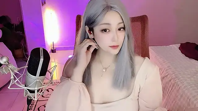 Snapshot of Daisy-77 chatting on October 2025 10:35:01 AM Daisy-77 online show from October 2025 10:35:01 AM