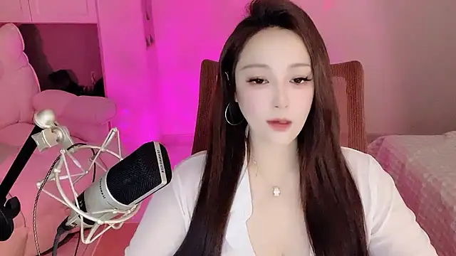 Snapshot of Daisy-77 chatting on October 2025 12:05:02 PM Daisy-77 online show from October 2025 12:05:02 PM