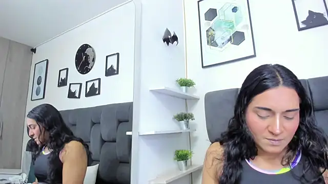 Snapshot of Alison_Chan_ chatting on December 2024 03:06:01 PM Alison Chan online show from December 2024 03:06:01 PM