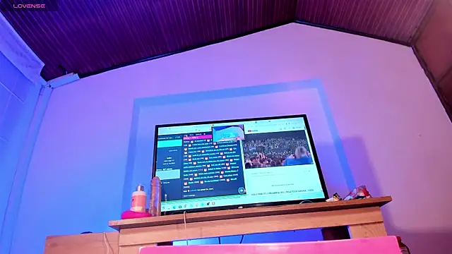 Snapshot of _Abby_23_ chatting on November 2025 01:44:01 PM Abby 23 online show from November 2025 01:44:01 PM