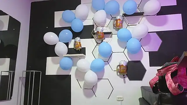 Snapshot of alondrabigtits chatting on September 2025 12:10:02 PM alondrabigtits online show from September 2025 12:10:02 PM