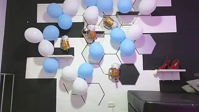 Snapshot of alondrabigtits chatting on October 2025 12:12:02 PM alondrabigtits online show from October 2025 12:12:02 PM