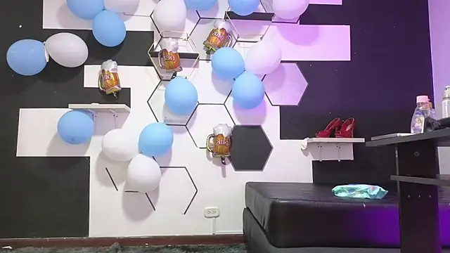 Snapshot of alondrabigtits chatting on October 2025 12:24:02 PM alondrabigtits online show from October 2025 12:24:02 PM