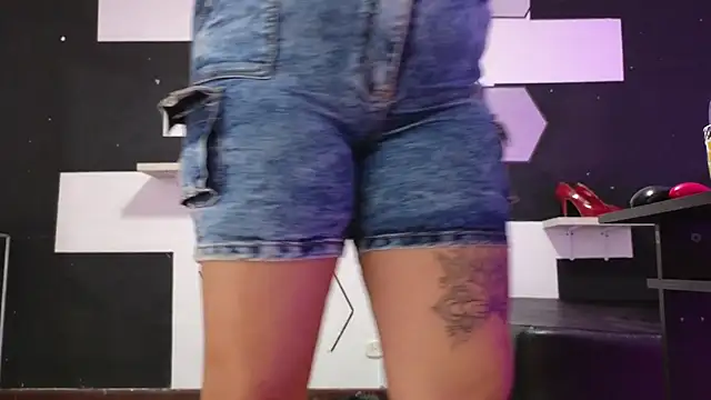 Snapshot of alondrabigtits chatting on October 2025 12:14:01 PM alondrabigtits online show from October 2025 12:14:01 PM