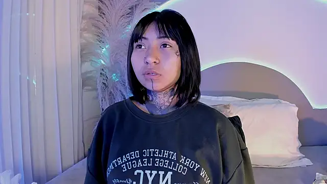 Snapshot of Evangeline_bell chatting on September 2025 12:32:01 PM Evangeline bell online show from September 2025 12:32:01 PM