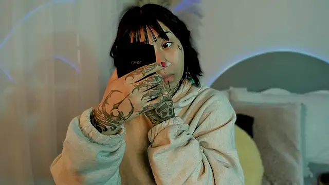 Snapshot of Evangeline_bell chatting on October 2025 12:25:01 PM Evangeline bell online show from October 2025 12:25:01 PM