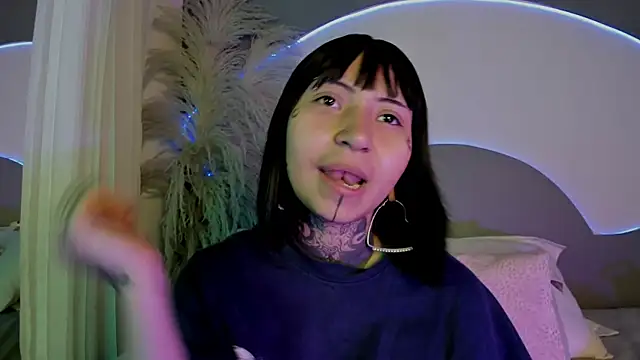 Snapshot of Evangeline_bell chatting on October 2025 12:04:02 PM Evangeline bell online show from October 2025 12:04:02 PM