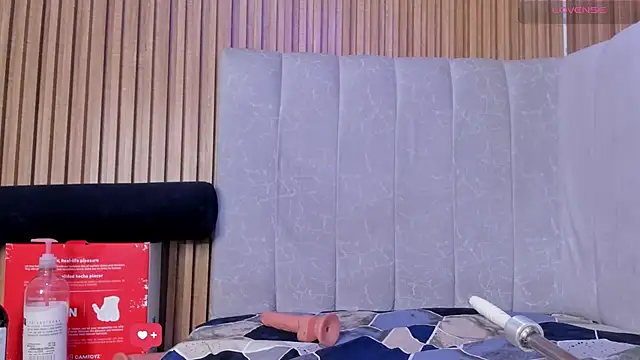 Snapshot of celeste_jhons chatting on October 2025 06:08:02 PM celeste jhons online show from October 2025 06:08:02 PM