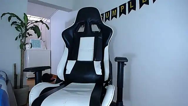 diamond black00 online show from December 2024 07:11:02 PM