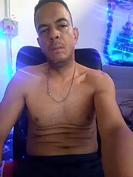 latinmartin73 online show from December 2024 04:18:01 PM
