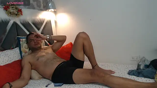 latinmartin73 online show from January 2025 04:44:01 AM
