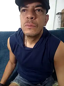 latinmartin73 online show from March 2025 02:44:02 PM