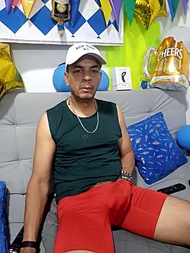 Snapshot of latinmartin73 chatting on October 2025 02:20:01 AM latinmartin73 online show from October 2025 02:20:01 AM