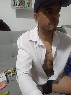 Snapshot of latinmartin73 chatting on November 2025 04:15:02 AM latinmartin73 online show from November 2025 04:15:02 AM