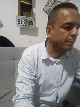 Snapshot of latinmartin73 chatting on November 2025 12:10:01 AM latinmartin73 online show from November 2025 12:10:01 AM