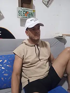 Snapshot of latinmartin73 chatting on November 2025 09:24:02 PM latinmartin73 online show from November 2025 09:24:02 PM