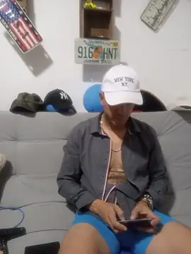 Snapshot of latinmartin73 chatting on November 2025 10:54:01 PM latinmartin73 online show from November 2025 10:54:01 PM