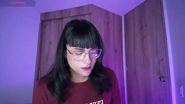 Snapshot of Kiitygirl chatting on January 2025 10:34:01 AM Kiitygirl online show from January 2025 10:34:01 AM