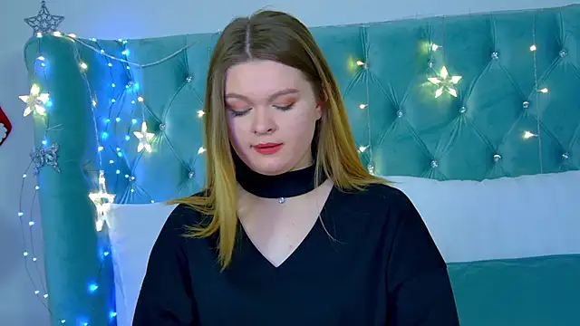 CrystalLyons online show from December 2024 09:20:02 AM