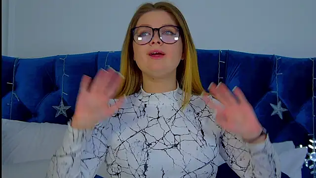 CrystalLyons online show from December 2024 07:06:02 AM