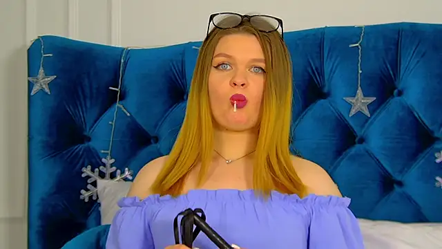 CrystalLyons online show from December 2024 04:19:02 PM