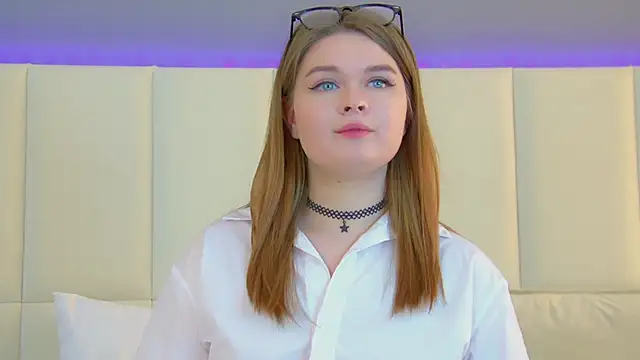 CrystalLyons online show from March 2025 09:31:02 AM