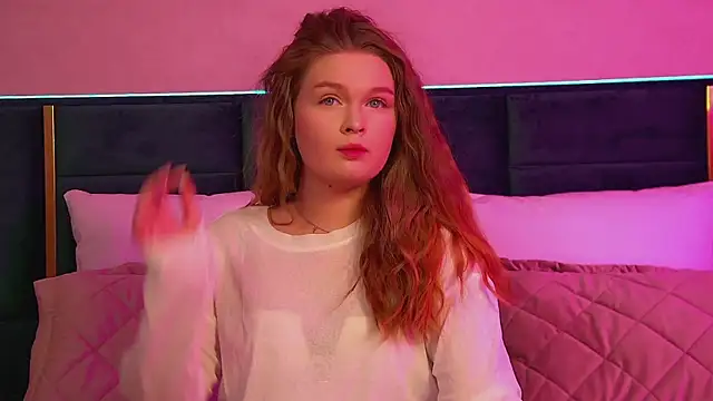 CrystalLyons online show from September 2025 06:07:01 PM