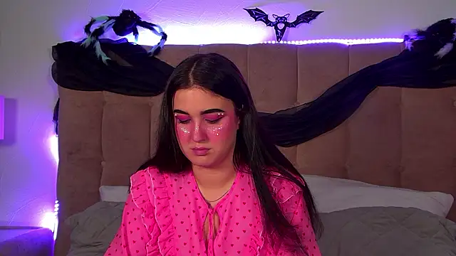 ChristinaMilton online show from November 2025 06:10:01 PM