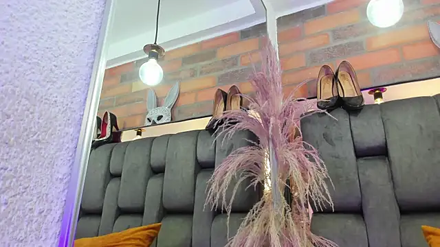 JESSYCORTES online show from October 2025 04:30:01 PM