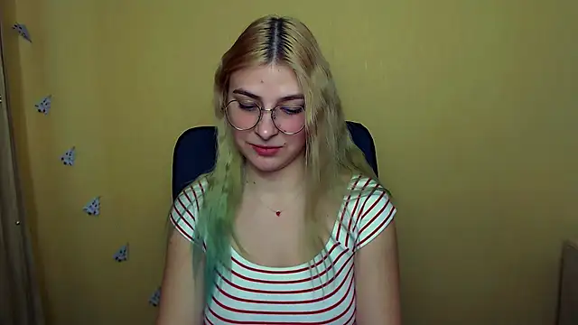 Snapshot of Luna_Lush_ chatting on December 2024 09:25:02 AM Luna Lush online show from December 2024 09:25:02 AM