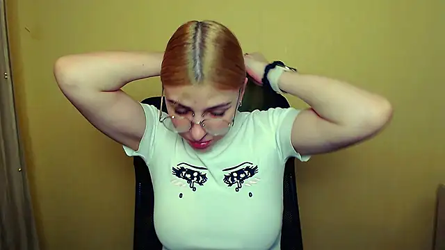 Snapshot of Luna_Lush_ chatting on January 2025 11:22:02 AM Luna Lush online show from January 2025 11:22:02 AM