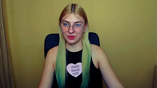 Snapshot of Luna_Lush_ chatting on January 2025 11:30:02 AM Luna Lush online show from January 2025 11:30:02 AM