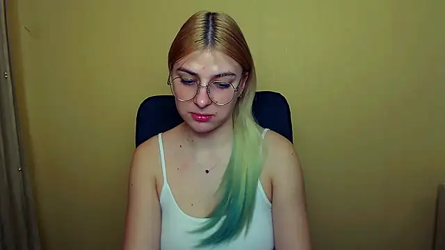 Snapshot of Luna_Lush_ chatting on January 2025 11:31:02 AM Luna Lush online show from January 2025 11:31:02 AM