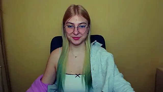 Snapshot of Luna_Lush_ chatting on January 2025 08:30:01 AM Luna Lush online show from January 2025 08:30:01 AM