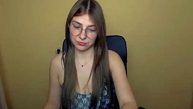 Snapshot of Luna_Lush_ chatting on November 2025 03:56:02 PM Luna Lush online show from November 2025 03:56:02 PM